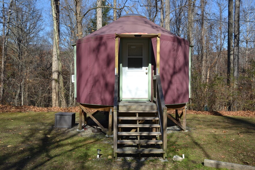 More Photos Of 504 Mountain View School Rd, Robbinsville Hotel For Sale