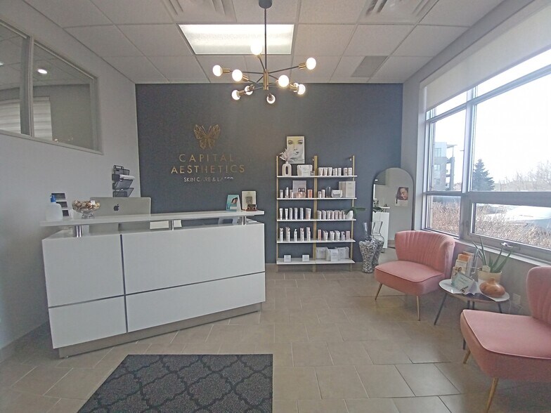 More Photos Of 300 Terry Fox Dr, Ottawa Office For Sale