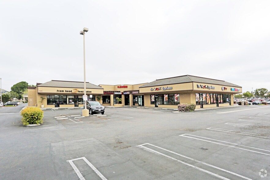 More Photos Of 7011 Warner Ave, Huntington Beach General Retail For Lease