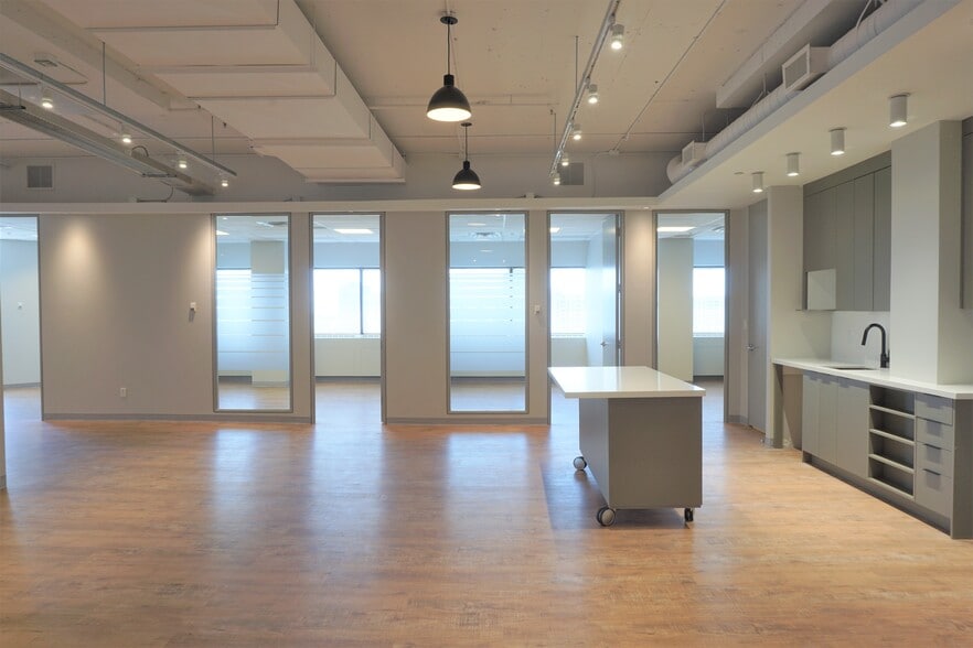 More Photos Of 150 Ferrand Dr, Toronto Unknown For Lease