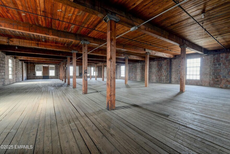 More Photos Of 2227 Front St, Meridian Office For Sale