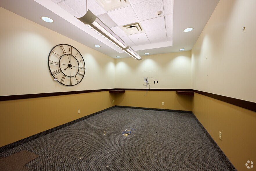 More Photos Of 1170 Pittsford-Victor Rd, Pittsford Office For Sale