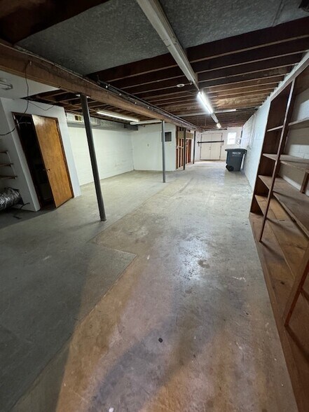 More Photos Of 6 Airline St, Belmont Freestanding For Lease