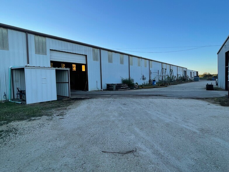 More Photos Of 6420 S US Highway 377, Stephenville Manufacturing For Lease