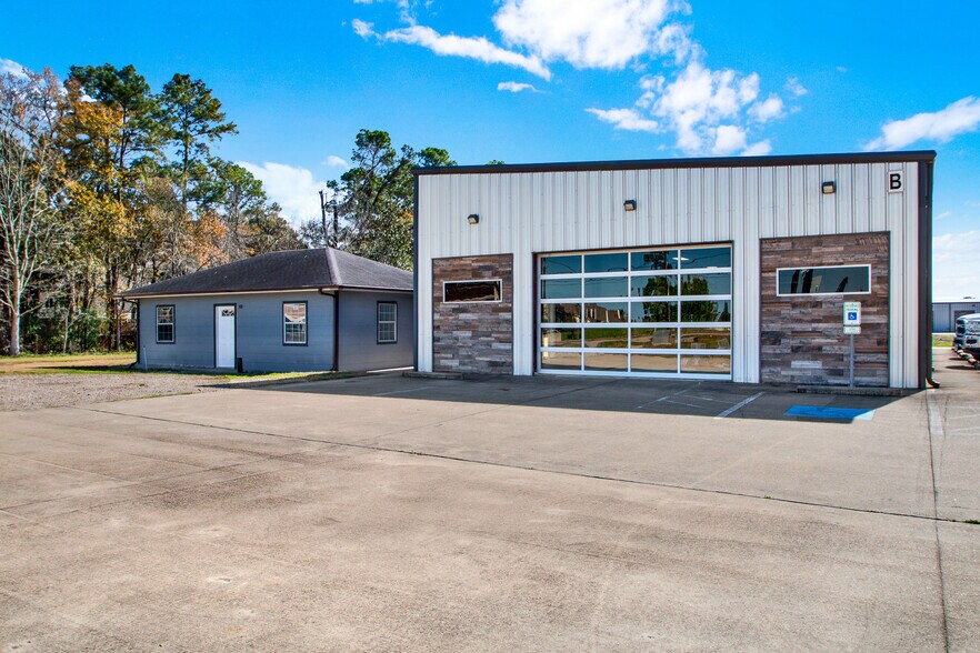 More Photos Of 11551 Louetta Rd, Houston Showroom For Lease