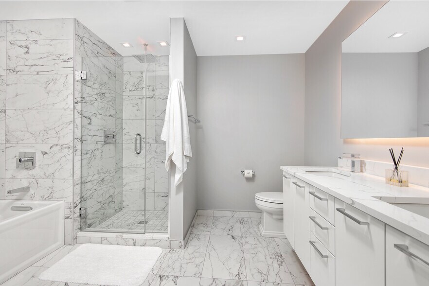 More Photos Of 300 N Canal St, Chicago Apartments For Sale