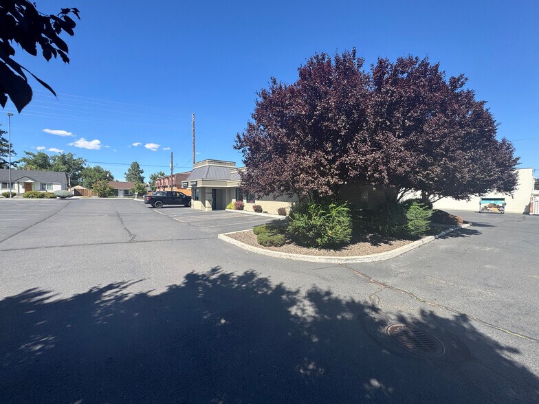 More Photos Of 108 W Fremont Ave, Selah Bank For Sale