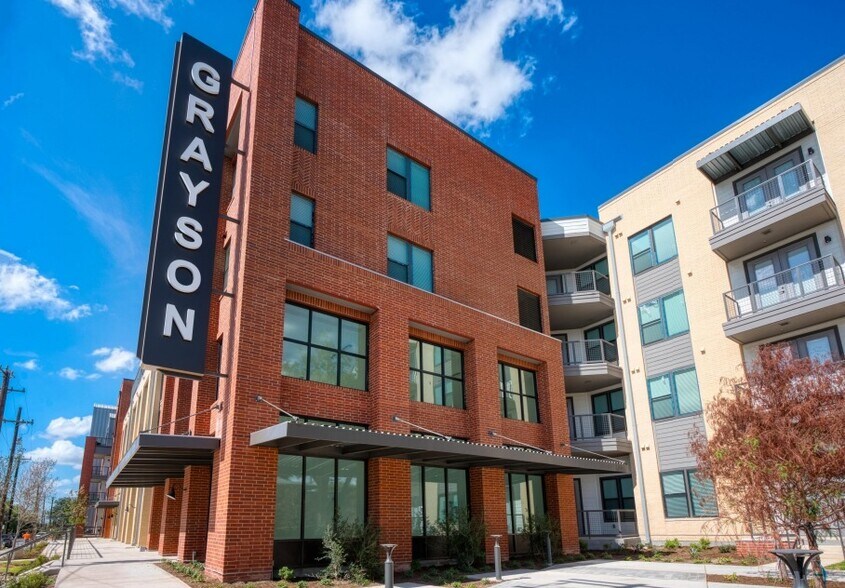 More Photos Of 923 E Carson St, San Antonio Apartments For Lease