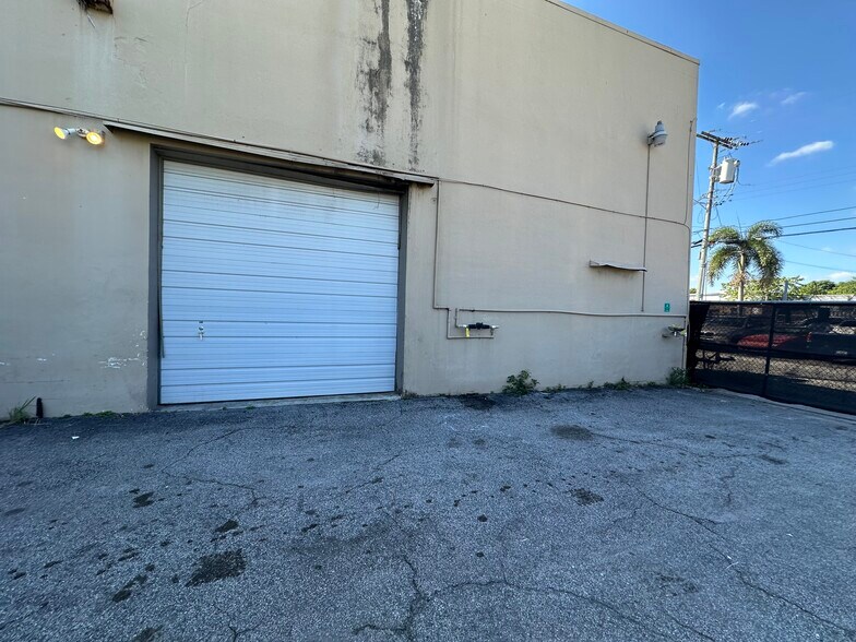 Primary Photo Of 2309 SW 60th Way, Miramar Warehouse For Lease