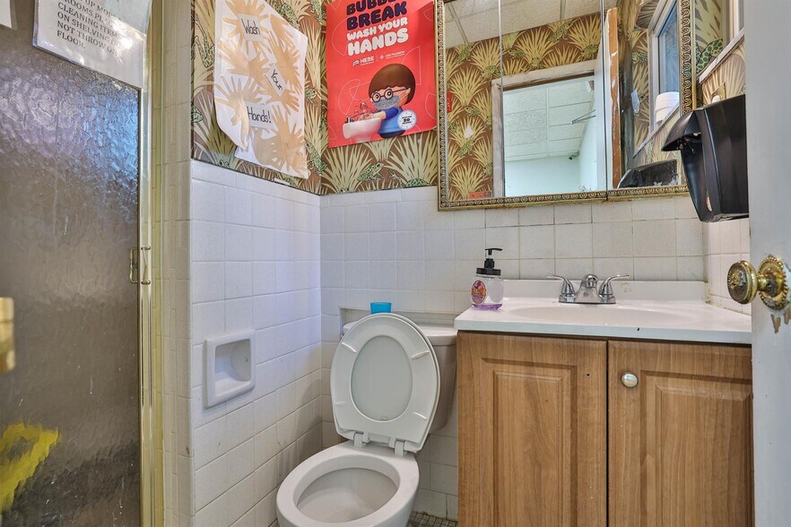 More Photos Of 2651 Highland Ave, Cincinnati Medical For Sale