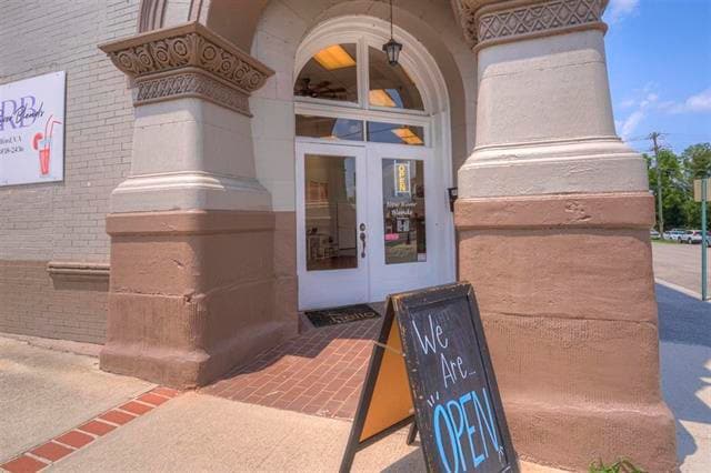 More Photos Of 301 W Main St, Radford Apartments For Sale