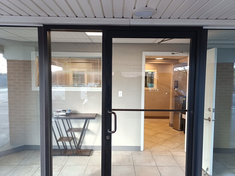 More Photos Of 4921 E State St, Rockford Office For Sale