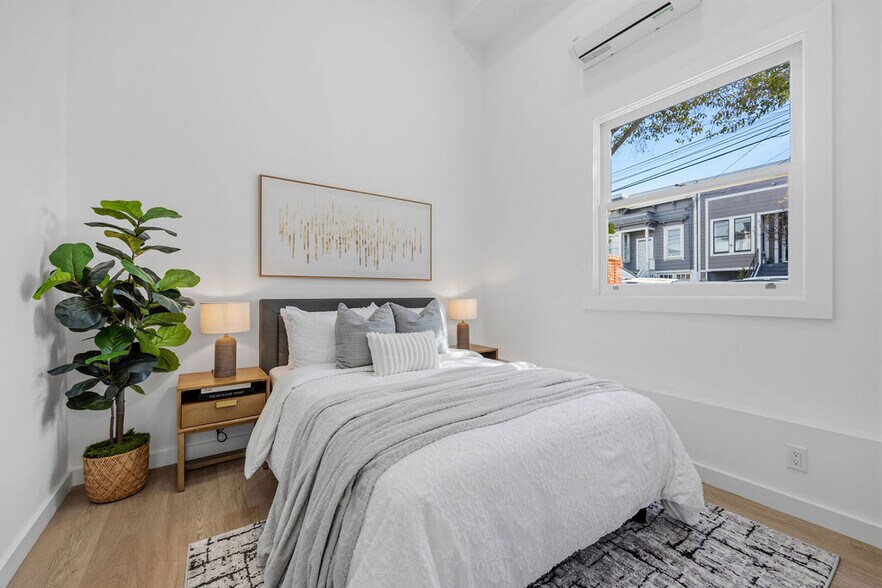 More Photos Of 2730 23rd St, San Francisco Showroom For Sale