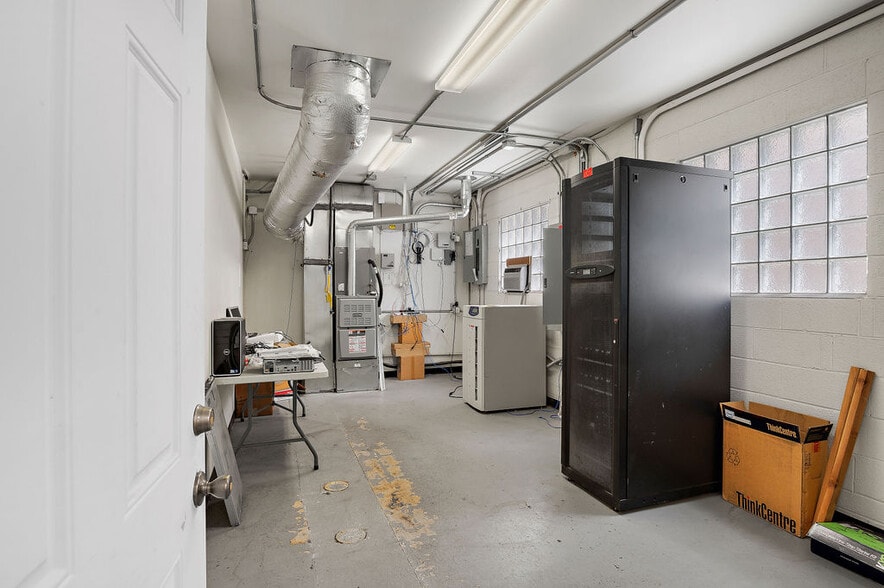 More Photos Of 220-222 W 2nd St, Pueblo Light Manufacturing For Lease