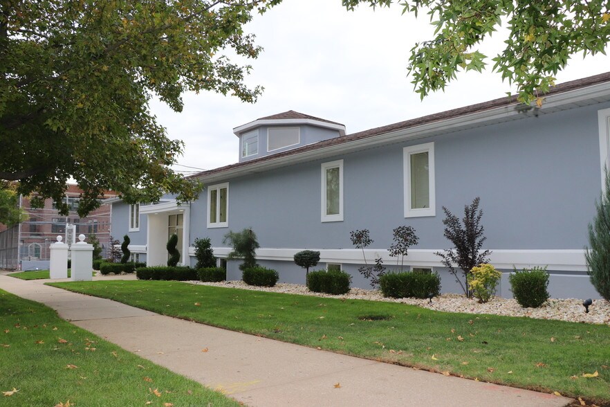 Primary Photo Of 78 Cromwell Ave, Staten Island Medical For Lease