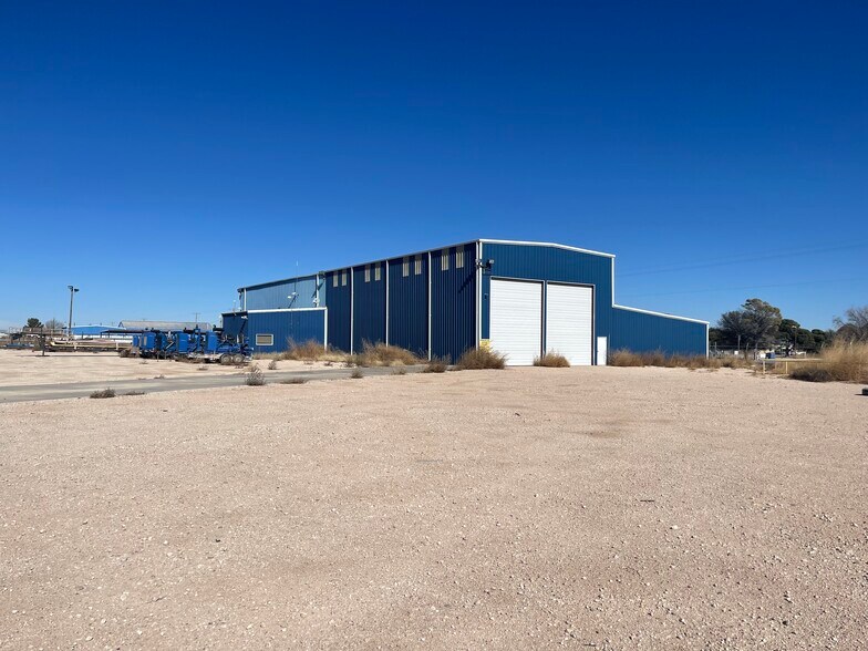 More Photos Of 14625 N Hollyhock Ave, Gardendale Warehouse For Sale