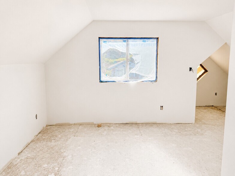 More Photos Of 1330 NE Highway 101, Lincoln City Restaurant For Sale