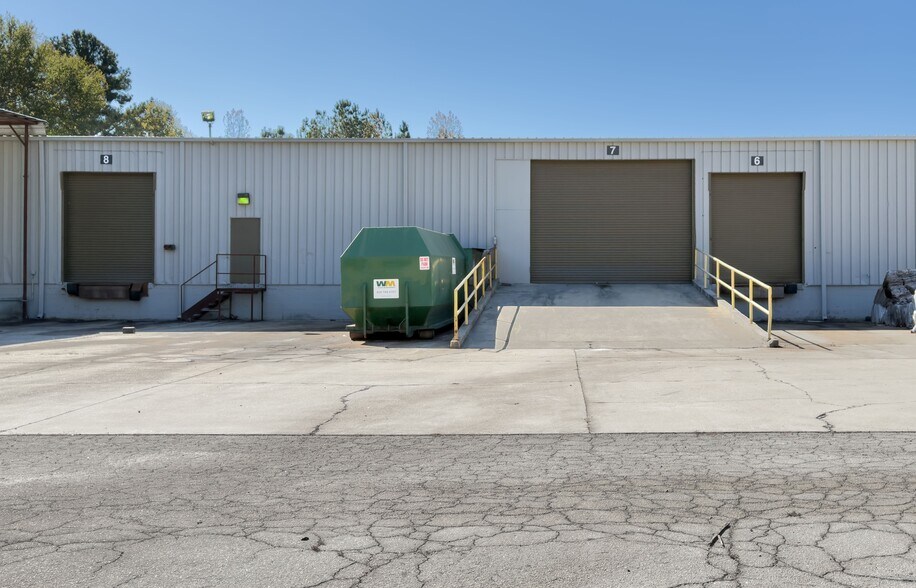 More Photos Of 1 Leggett Rd, Social Circle Warehouse For Lease