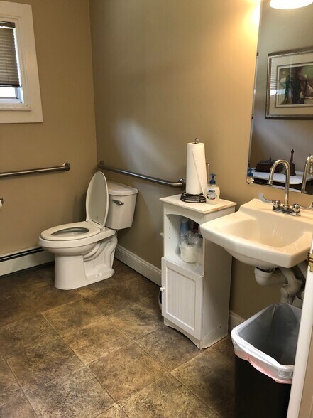 More Photos Of 3157 Mechanicsville Rd, Bensalem Medical For Sale