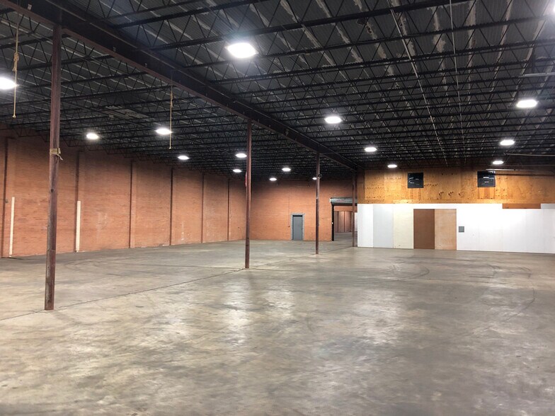 More Photos Of 1110 Paige St, Houston Warehouse For Lease