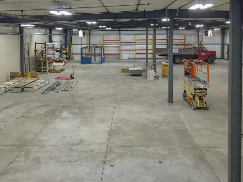 More Photos Of 1207 W 2nd St, Alliance Manufacturing For Sale