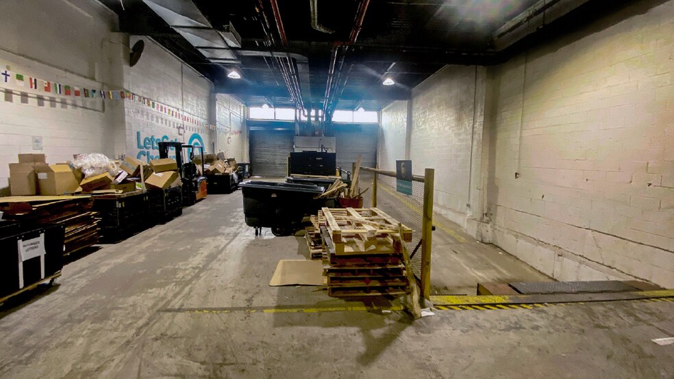 More Photos Of 1845 Steinway St, Astoria Warehouse For Lease