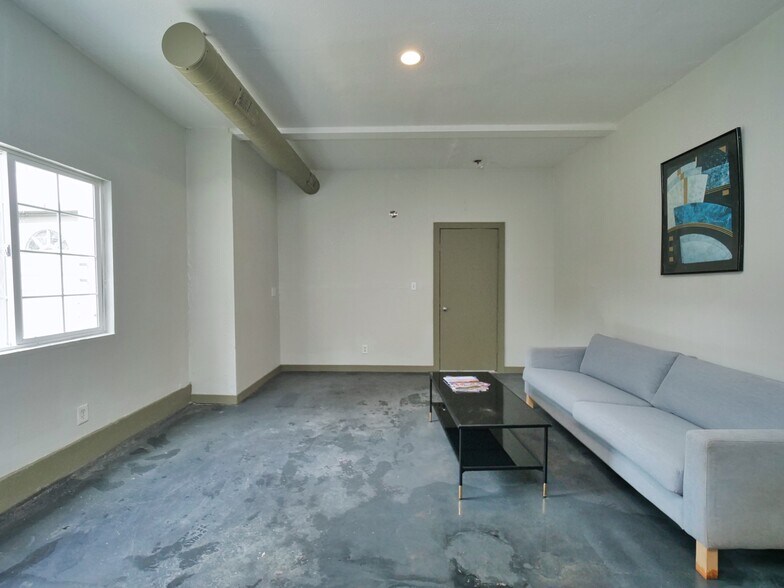 More Photos Of 9614-9616 MacArthur Blvd, Oakland Specialty For Sale