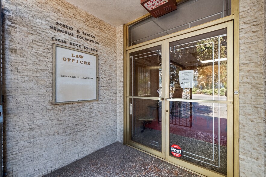 More Photos Of 5008 Eagle Rock Blvd, Los Angeles Office For Sale