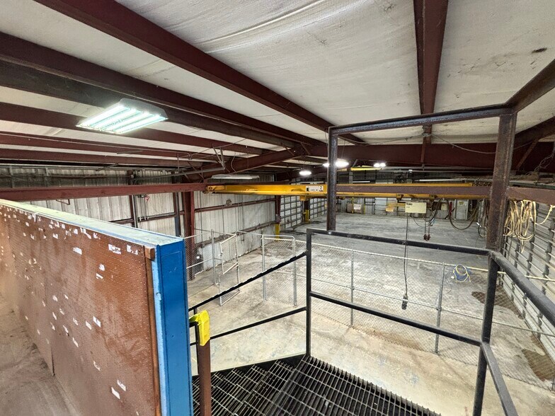 More Photos Of 10959 Highway 290 W, Brenham Warehouse For Sale