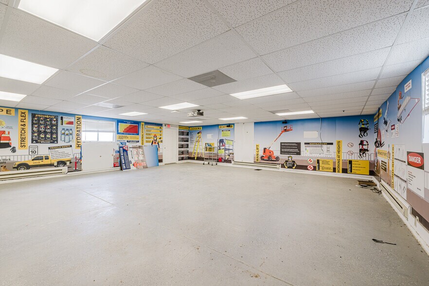 More Photos Of 824 Poplar St, Carlin Industrial For Sale