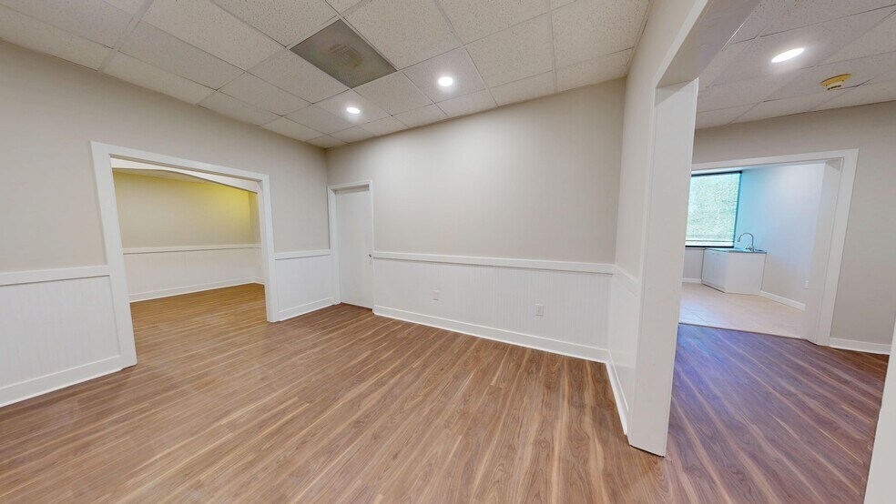 More Photos Of 130 N Gross Rd, Kingsland Medical For Sale