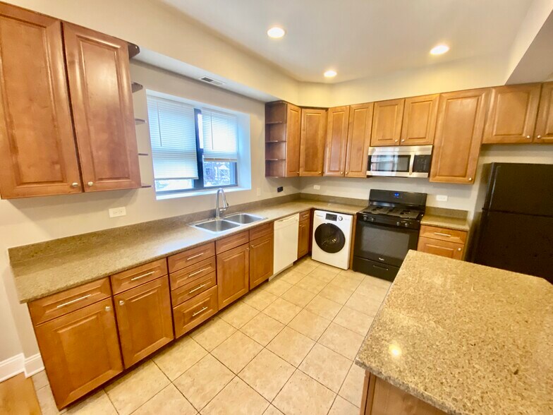More Photos Of 6557 S Minerva Ave, Chicago Apartments For Sale