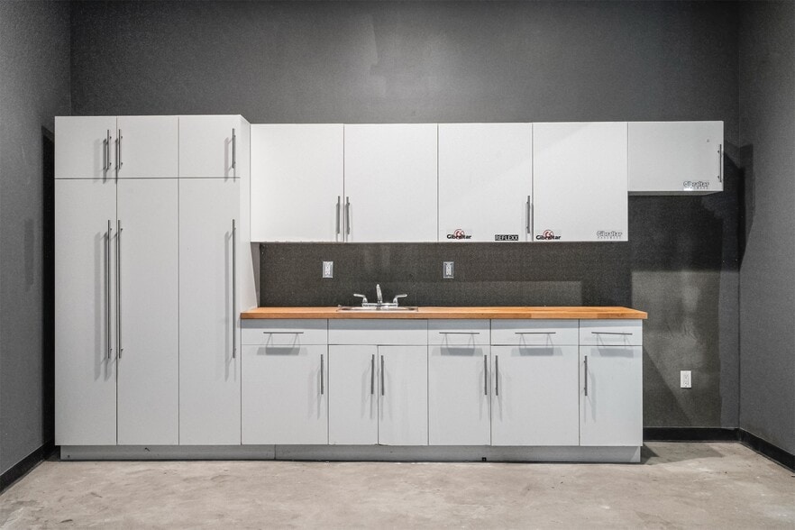 More Photos Of 327 Douglass St, Brooklyn Storefront For Sale