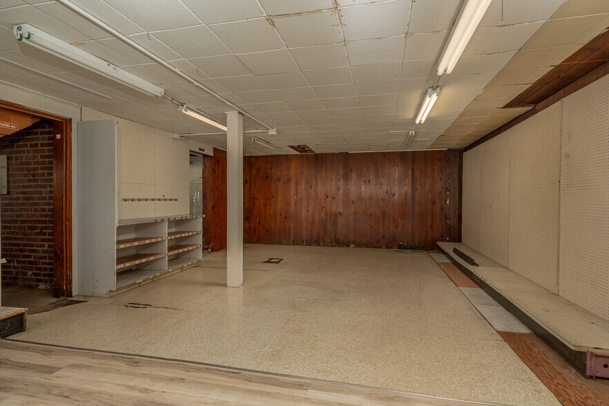 More Photos Of 250-252 Xenia Ave, Yellow Springs Storefront Retail Residential For Sale