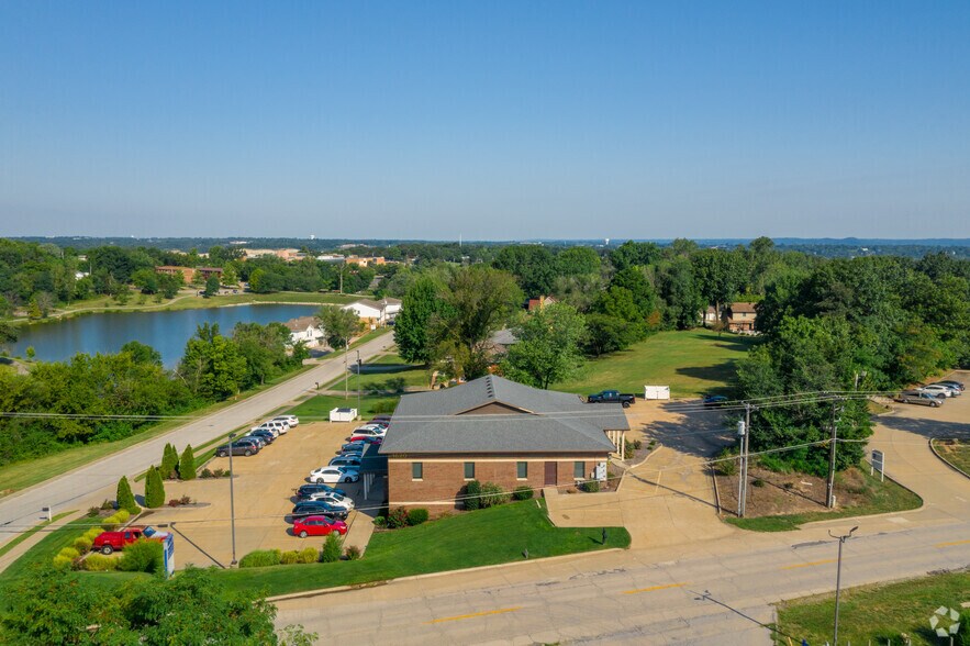 More Photos Of 1620 Southridge Dr, Jefferson City Medical For Lease