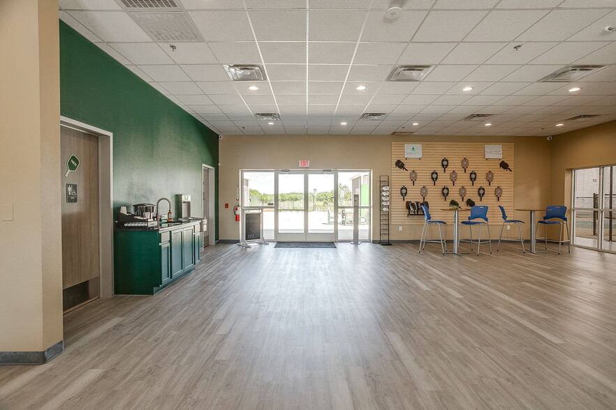 More Photos Of 1109 Hwy 51, Granbury Freestanding For Sale