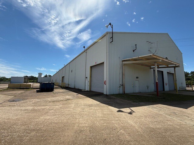 More Photos Of 602 Pershing Ave, Lufkin Warehouse For Sale
