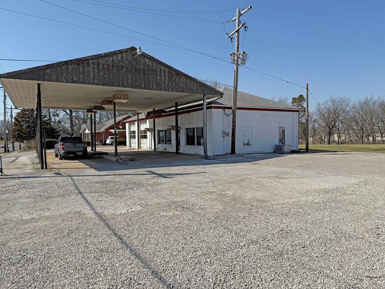 More Photos Of 433 W Market St, Red Bud Land For Sale