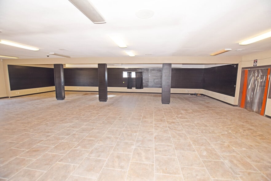 More Photos Of 302 Industrial Ave, Odessa Warehouse For Sale
