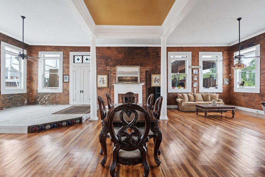 More Photos Of 117 N Jefferson Ave, Eatonton Storefront For Sale