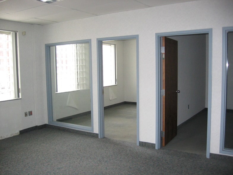 More Photos Of 4209-4221 Pearl Rd, Cleveland General Retail For Lease