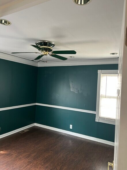 More Photos Of 588 Seminole Dr NE, Marietta Medical For Lease