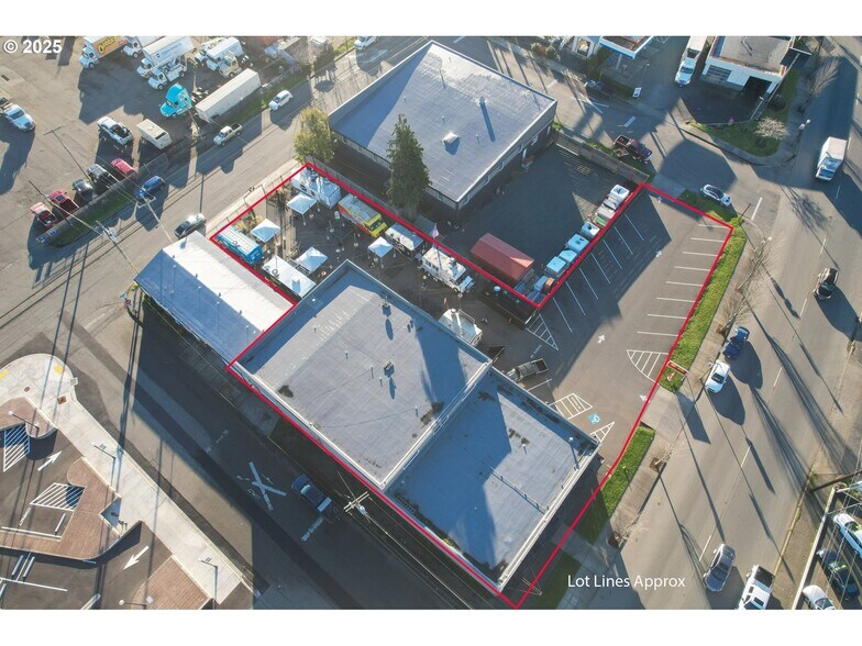 More Photos Of 790 N Bayshore Dr, Coos Bay Freestanding For Sale