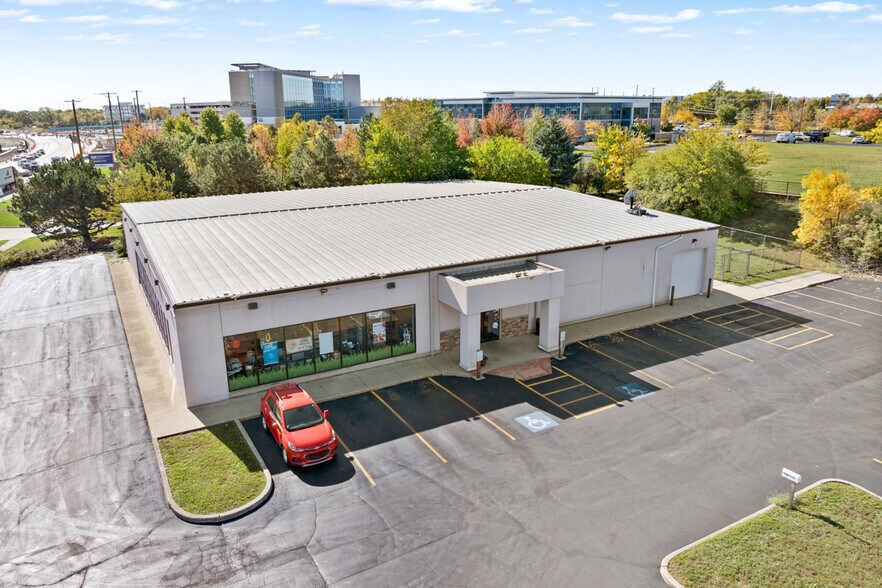 More Photos Of 2620 N Farnsworth Ave, Aurora Freestanding For Sale