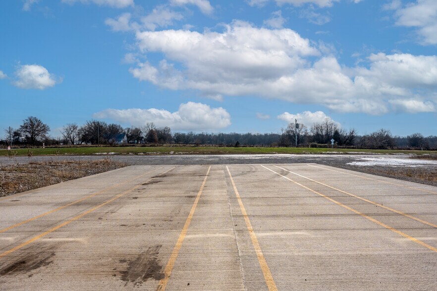 More Photos Of 22800 Highway H, Sedalia Manufacturing For Sale