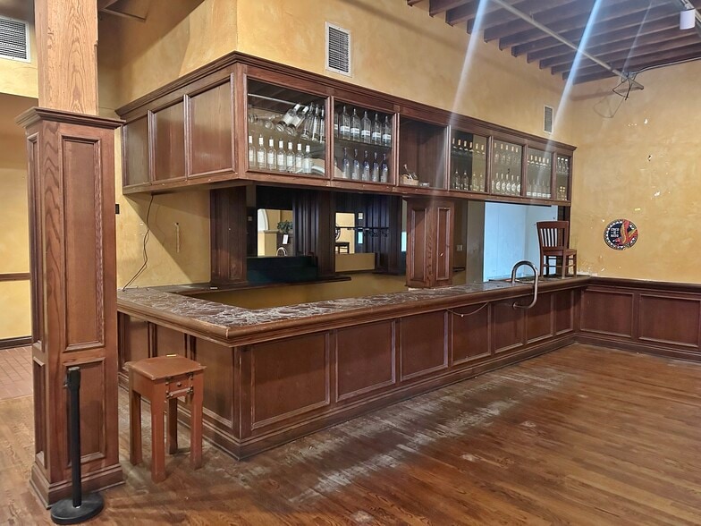 More Photos Of 17 E Sheridan Ave, Oklahoma City Restaurant For Lease