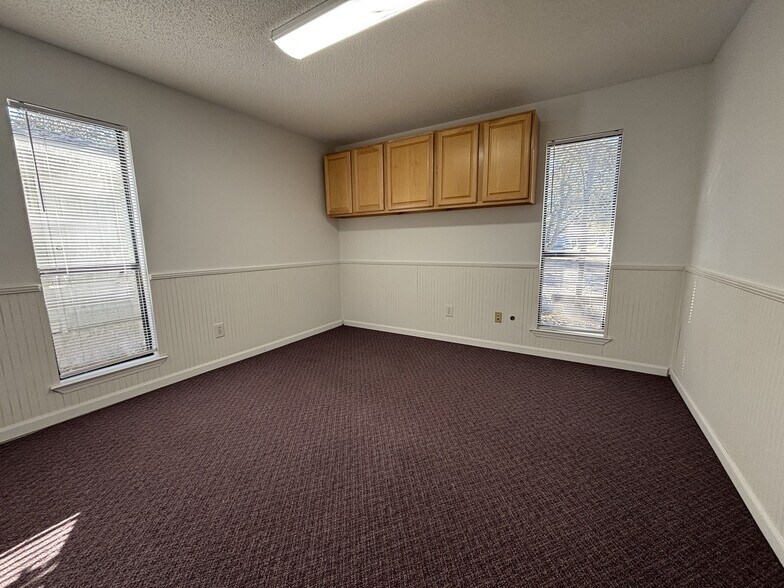 More Photos Of 101 Nightingale Ln, Gulf Breeze Office For Sale