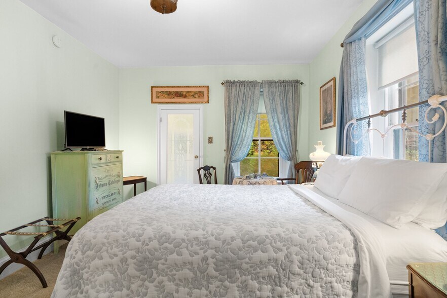 More Photos Of 23-25 Race St, Jim Thorpe Hospitality For Sale