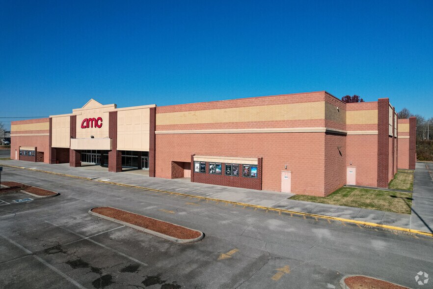 More Photos Of 106-180 N Peters Rd, Knoxville Unknown For Lease