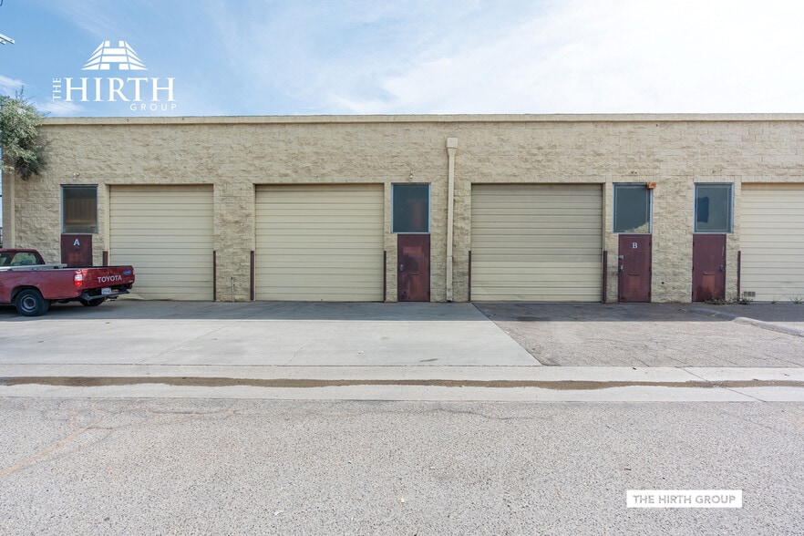 More Photos Of 11132 Fleetwood St, Sun Valley Warehouse For Lease